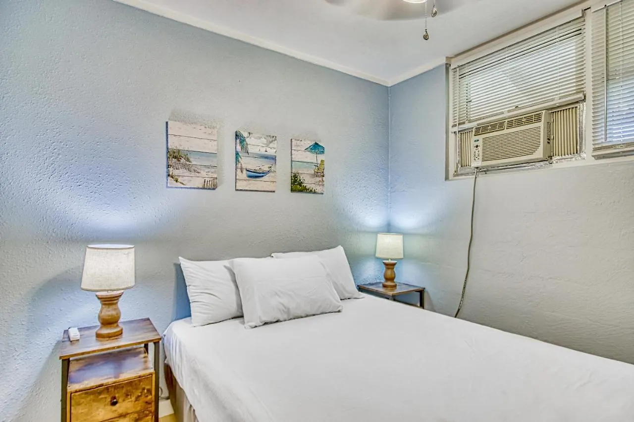 The Spinnaker D122 Lahaina Hotel